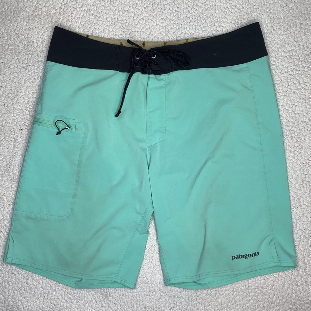 Patagonia Men’s Solid Stretch Planing Board Shorts: Size 32